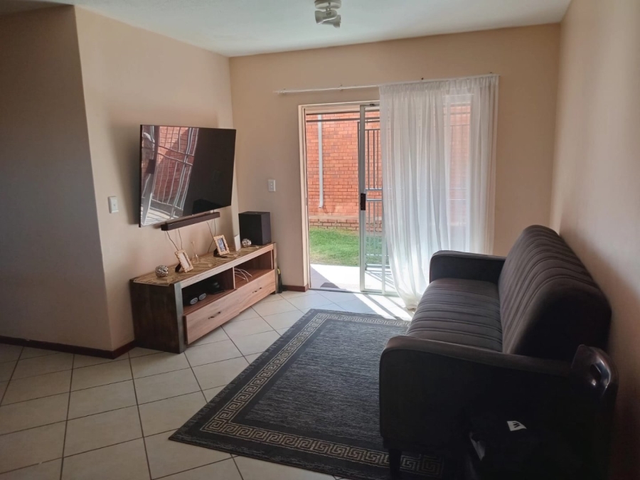 2 Bedroom Property for Sale in Crescent Wood Country Estate Gauteng