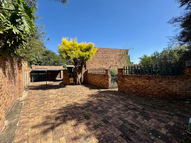 4 Bedroom Property for Sale in Farrarmere Gauteng