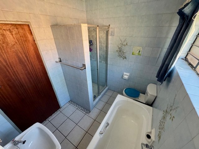 4 Bedroom Property for Sale in Farrarmere Gauteng