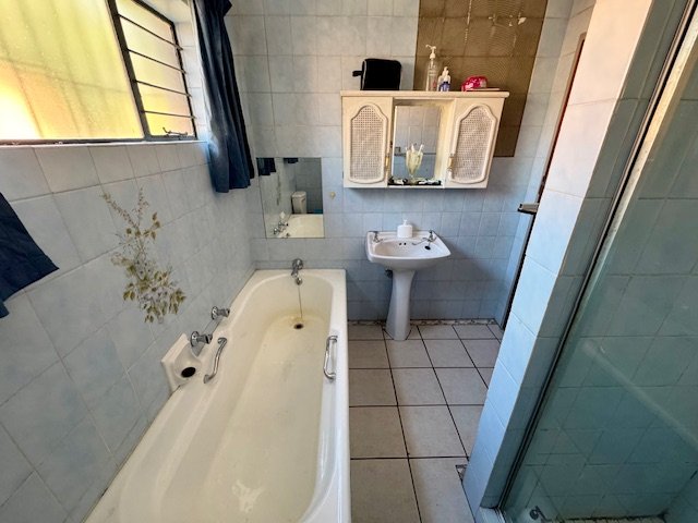 4 Bedroom Property for Sale in Farrarmere Gauteng