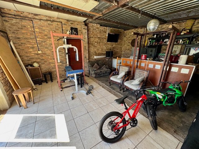 4 Bedroom Property for Sale in Farrarmere Gauteng