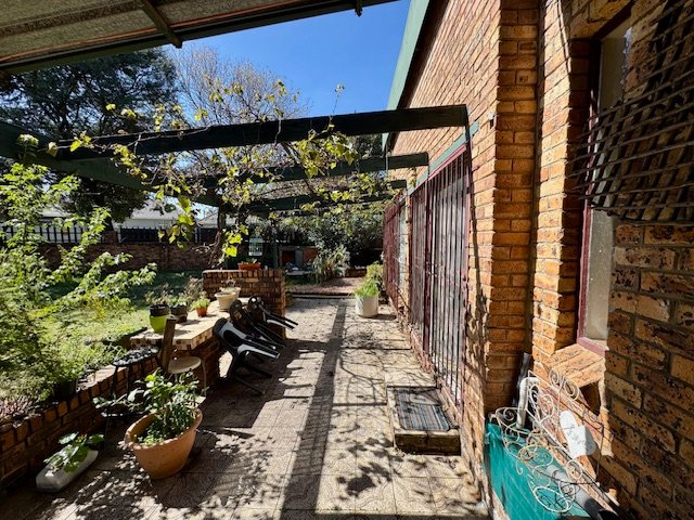 4 Bedroom Property for Sale in Farrarmere Gauteng