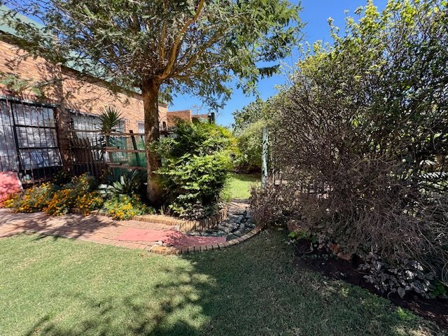 4 Bedroom Property for Sale in Farrarmere Gauteng