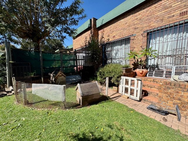4 Bedroom Property for Sale in Farrarmere Gauteng