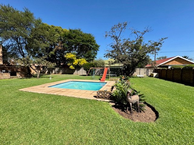 4 Bedroom Property for Sale in Farrarmere Gauteng