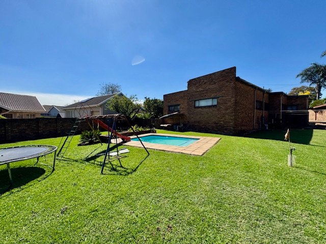 4 Bedroom Property for Sale in Farrarmere Gauteng