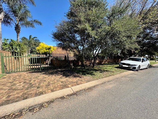 4 Bedroom Property for Sale in Farrarmere Gauteng