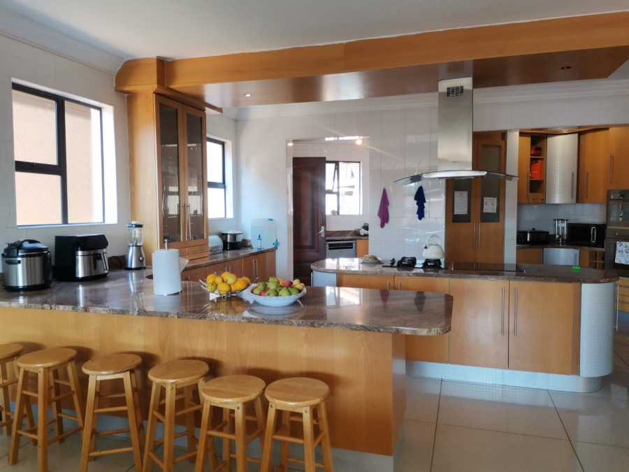 5 Bedroom Property for Sale in Zambezi Country Estate Gauteng