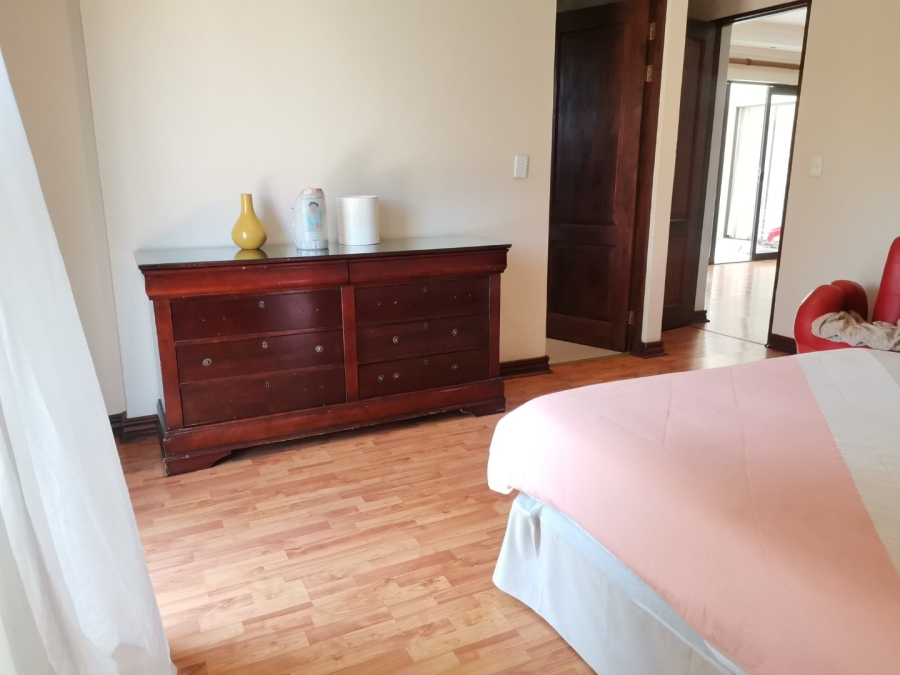 5 Bedroom Property for Sale in Zambezi Country Estate Gauteng