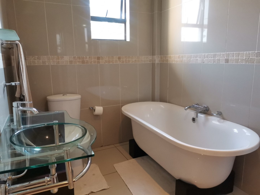 5 Bedroom Property for Sale in Zambezi Country Estate Gauteng