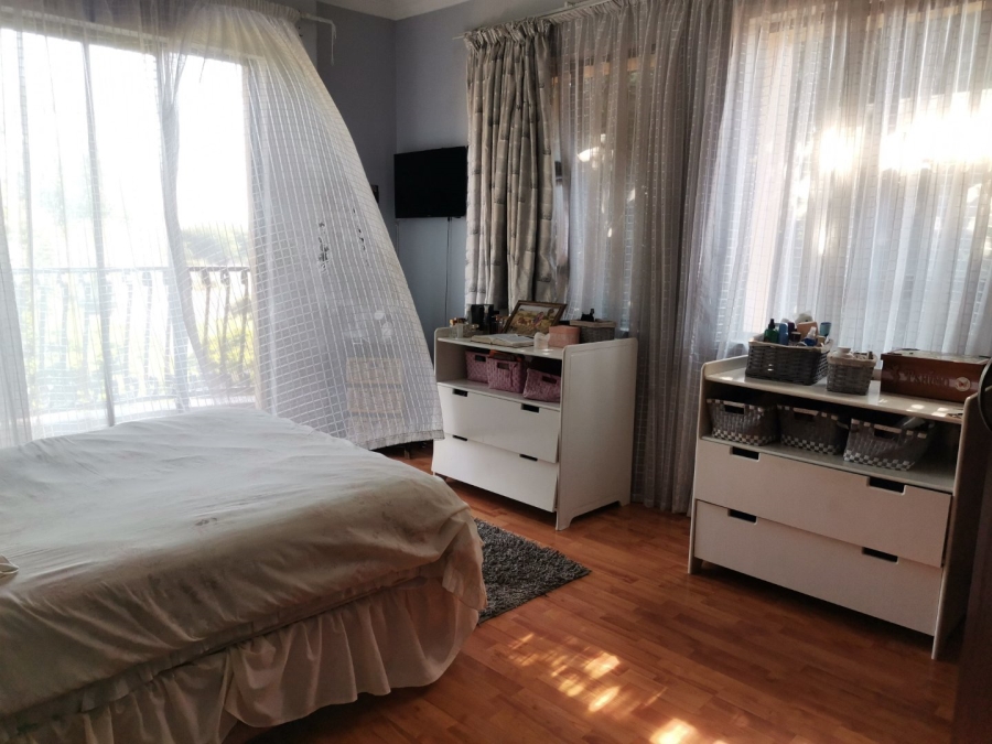 5 Bedroom Property for Sale in Zambezi Country Estate Gauteng