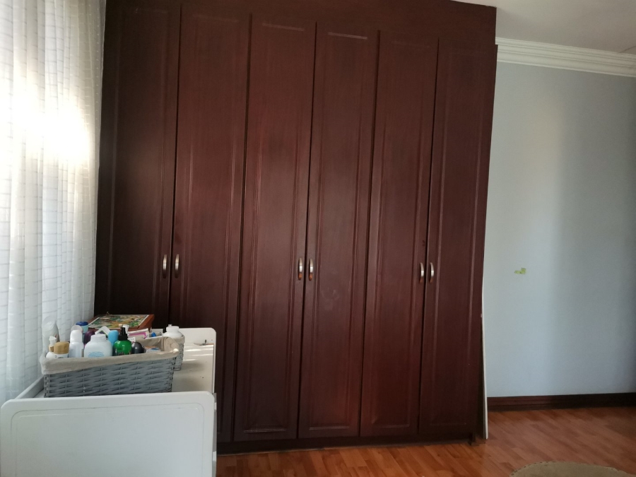 5 Bedroom Property for Sale in Zambezi Country Estate Gauteng