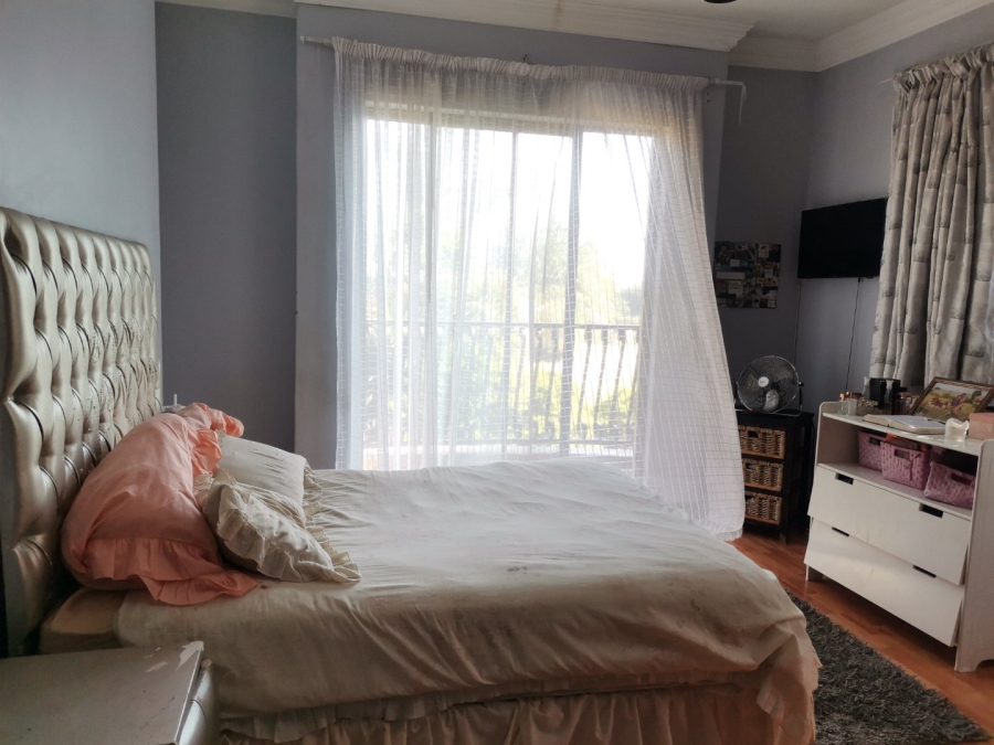 5 Bedroom Property for Sale in Zambezi Country Estate Gauteng