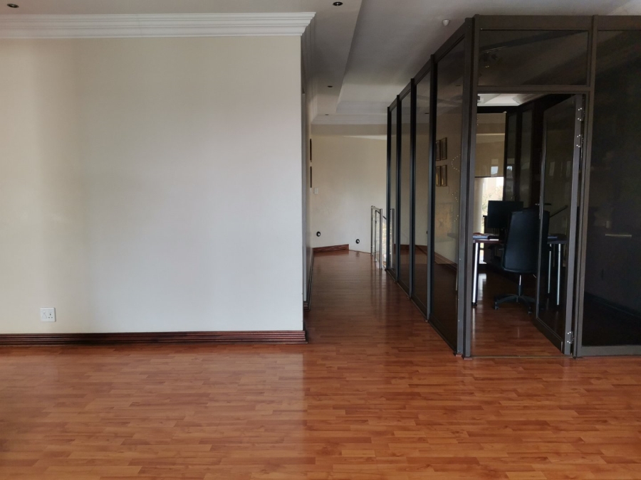 5 Bedroom Property for Sale in Zambezi Country Estate Gauteng