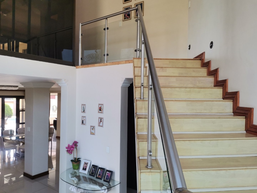 5 Bedroom Property for Sale in Zambezi Country Estate Gauteng