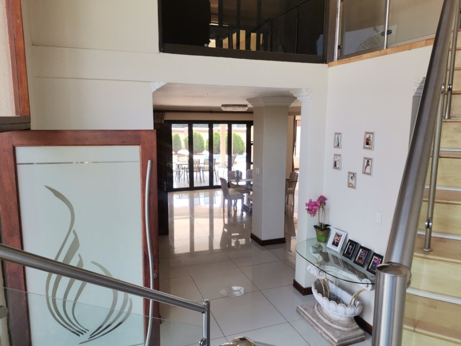 5 Bedroom Property for Sale in Zambezi Country Estate Gauteng