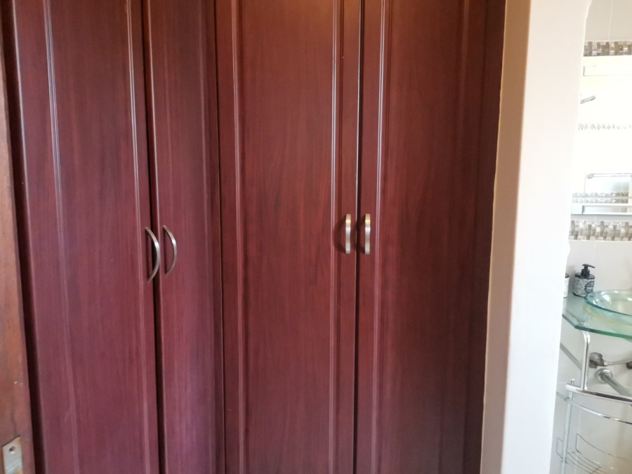 5 Bedroom Property for Sale in Zambezi Country Estate Gauteng