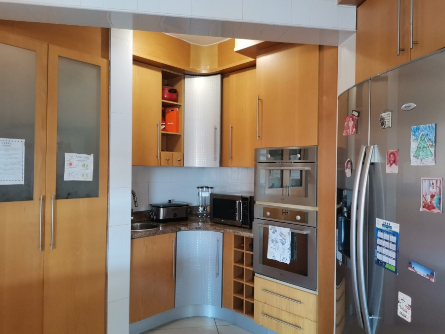 5 Bedroom Property for Sale in Zambezi Country Estate Gauteng