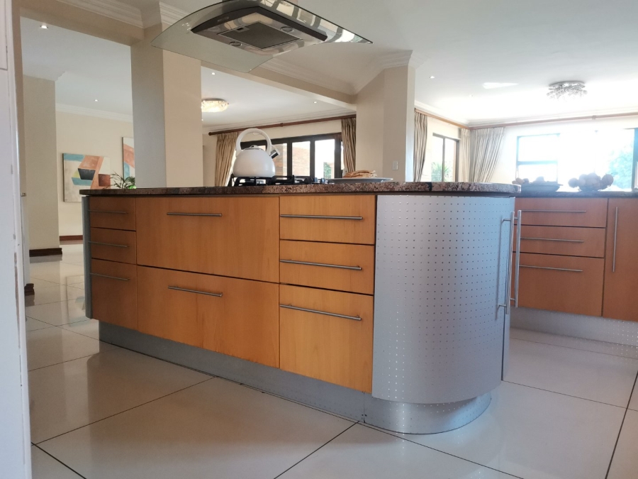 5 Bedroom Property for Sale in Zambezi Country Estate Gauteng
