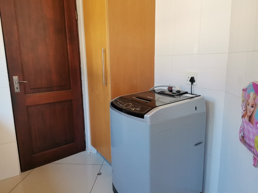 5 Bedroom Property for Sale in Zambezi Country Estate Gauteng