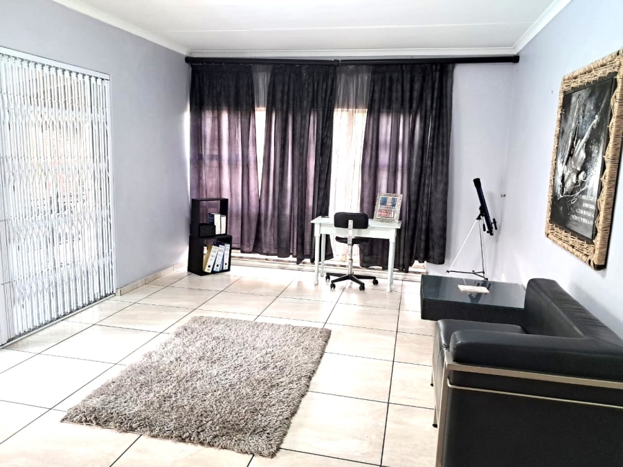 4 Bedroom Property for Sale in Three Rivers East Gauteng