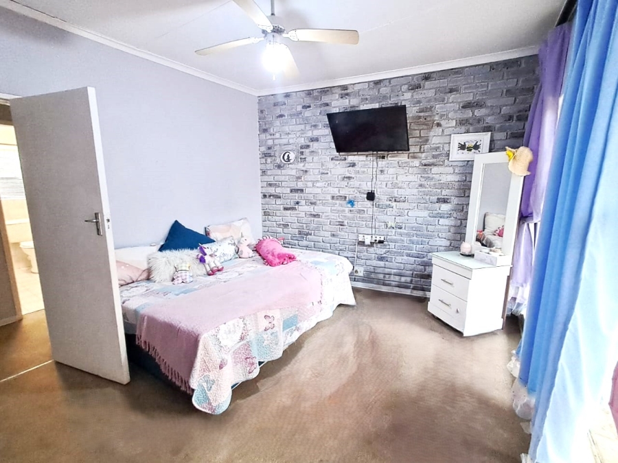 4 Bedroom Property for Sale in Three Rivers East Gauteng