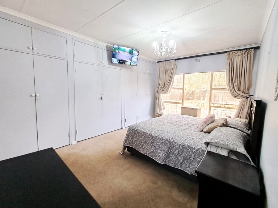 4 Bedroom Property for Sale in Three Rivers East Gauteng