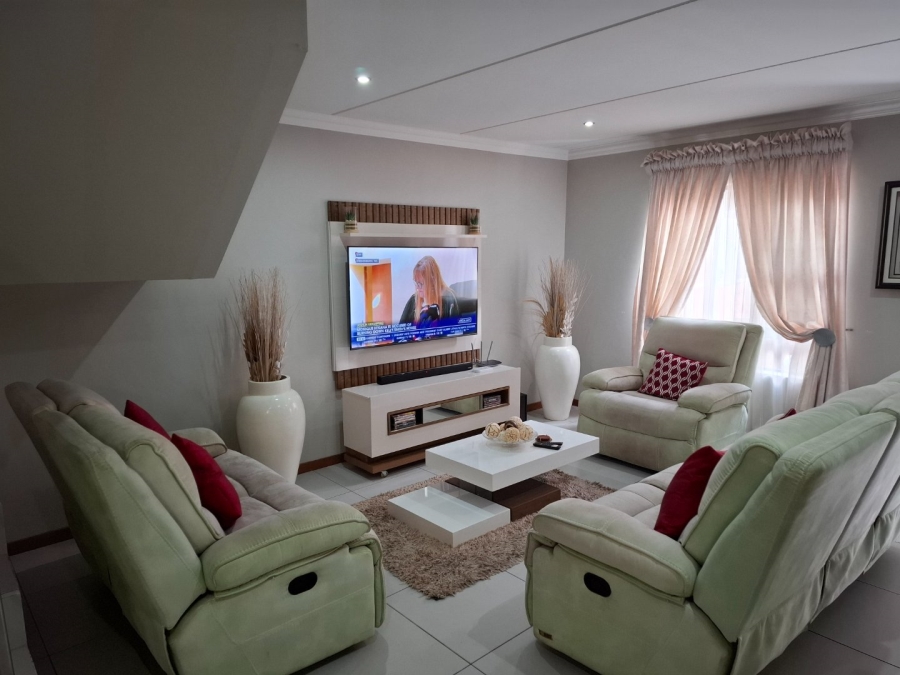 3 Bedroom Property for Sale in Glen Marais Gauteng