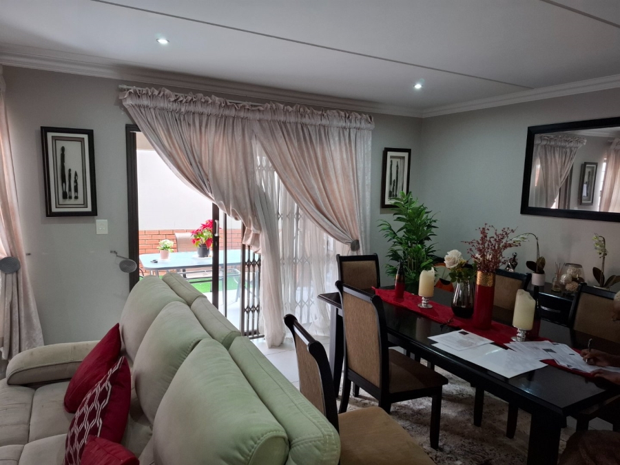 3 Bedroom Property for Sale in Glen Marais Gauteng