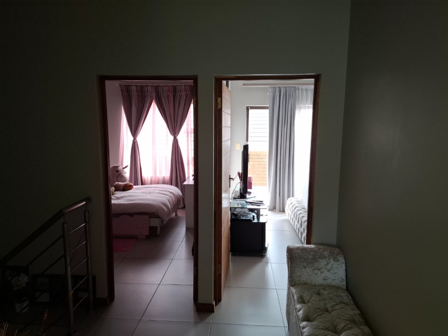 3 Bedroom Property for Sale in Glen Marais Gauteng