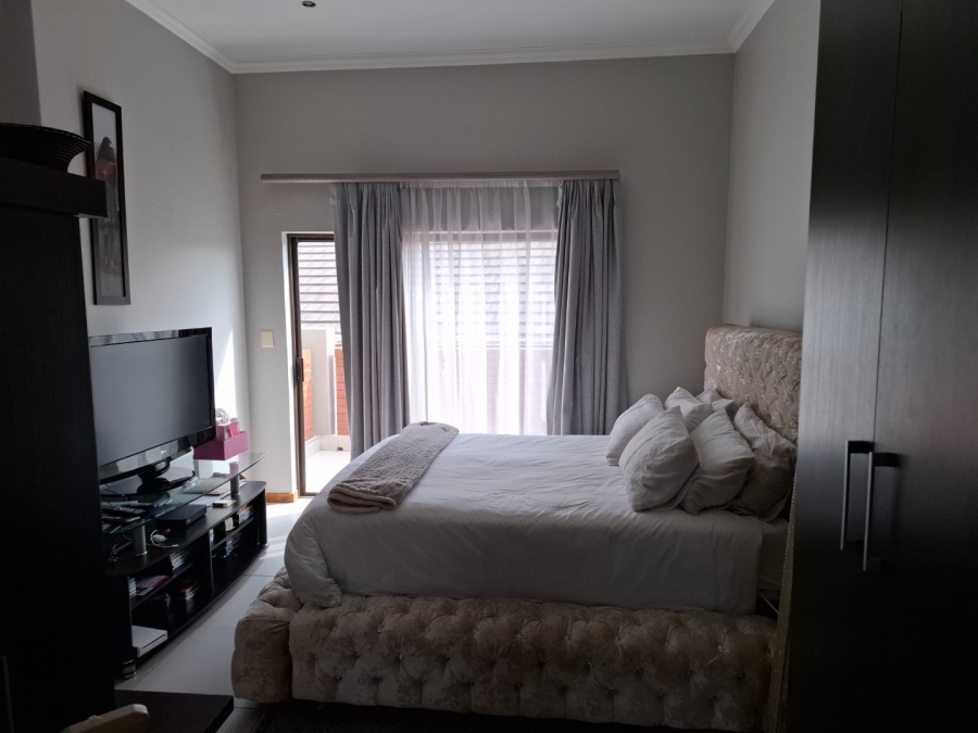 3 Bedroom Property for Sale in Glen Marais Gauteng