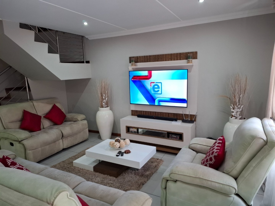 3 Bedroom Property for Sale in Glen Marais Gauteng