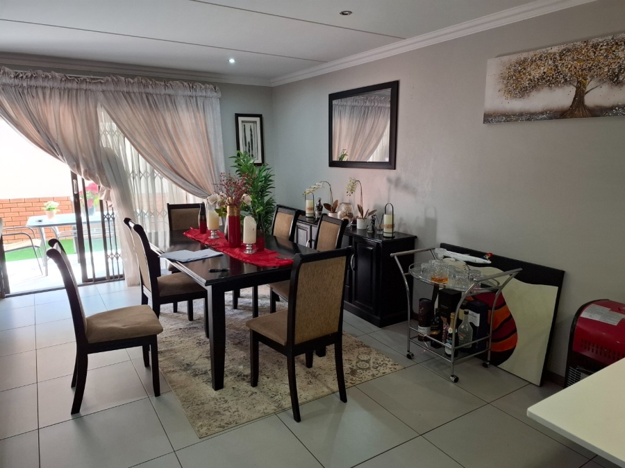 3 Bedroom Property for Sale in Glen Marais Gauteng