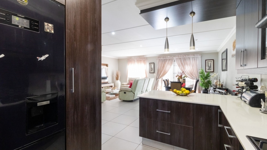 3 Bedroom Property for Sale in Glen Marais Gauteng