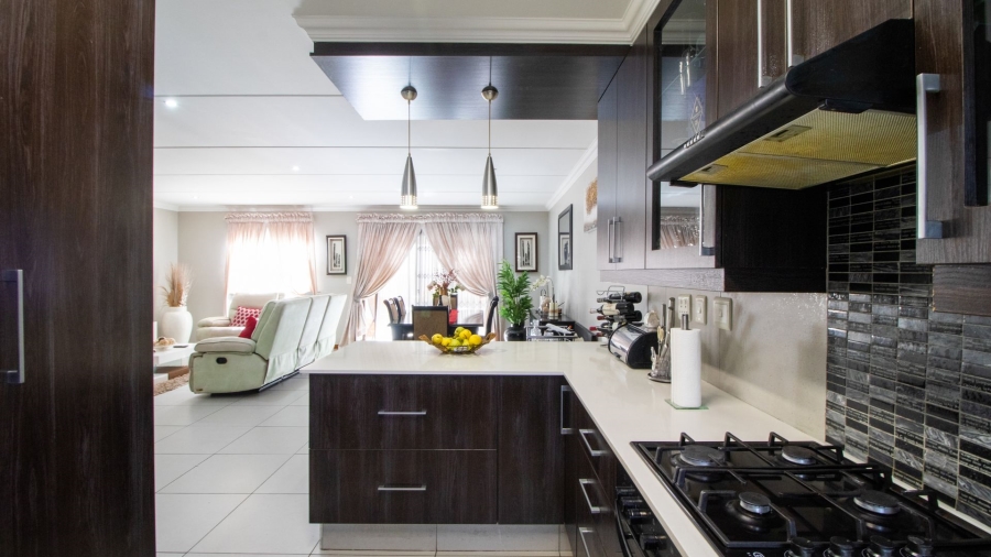3 Bedroom Property for Sale in Glen Marais Gauteng