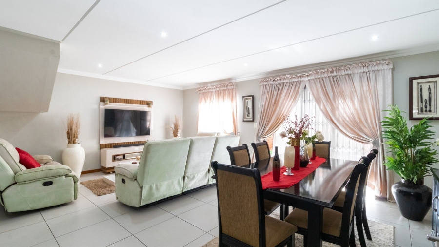 3 Bedroom Property for Sale in Glen Marais Gauteng