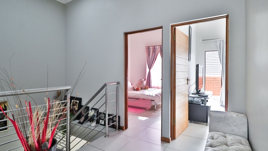 3 Bedroom Property for Sale in Glen Marais Gauteng