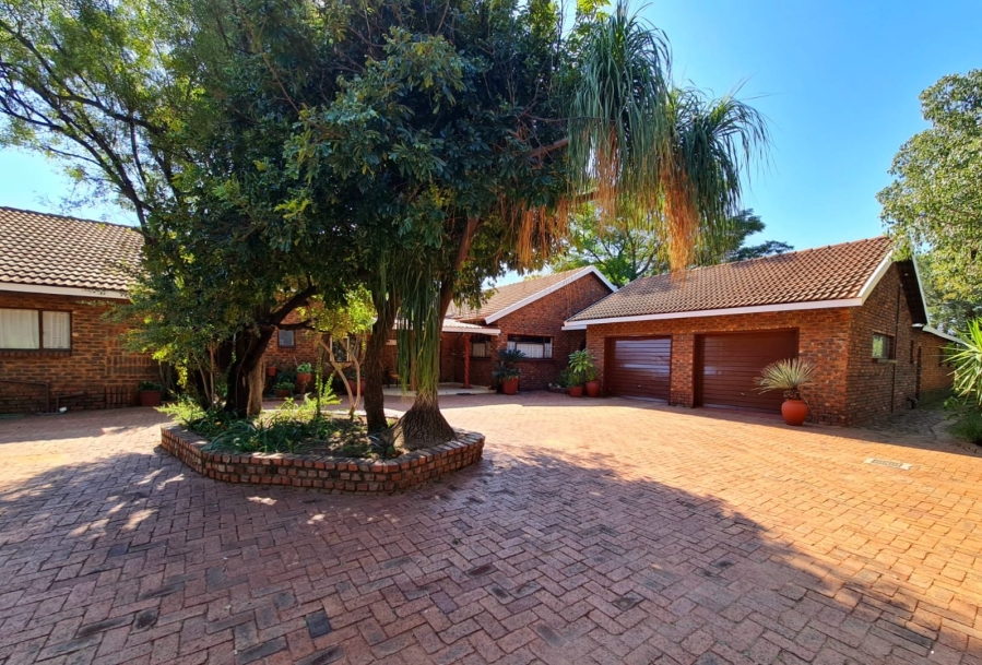 4 Bedroom Property for Sale in Grootvaly AH Gauteng