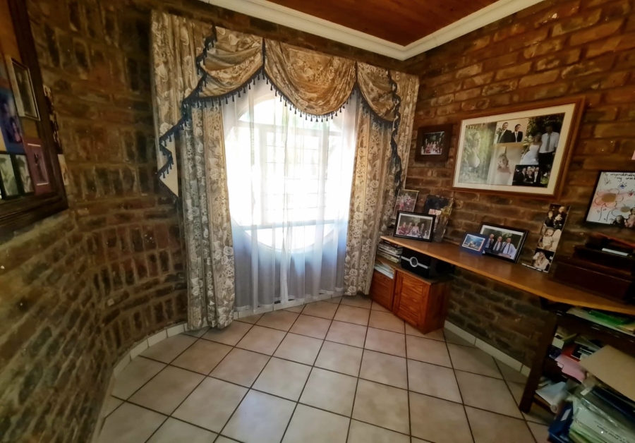 4 Bedroom Property for Sale in Grootvaly AH Gauteng