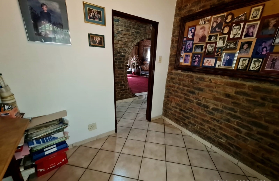 4 Bedroom Property for Sale in Grootvaly AH Gauteng