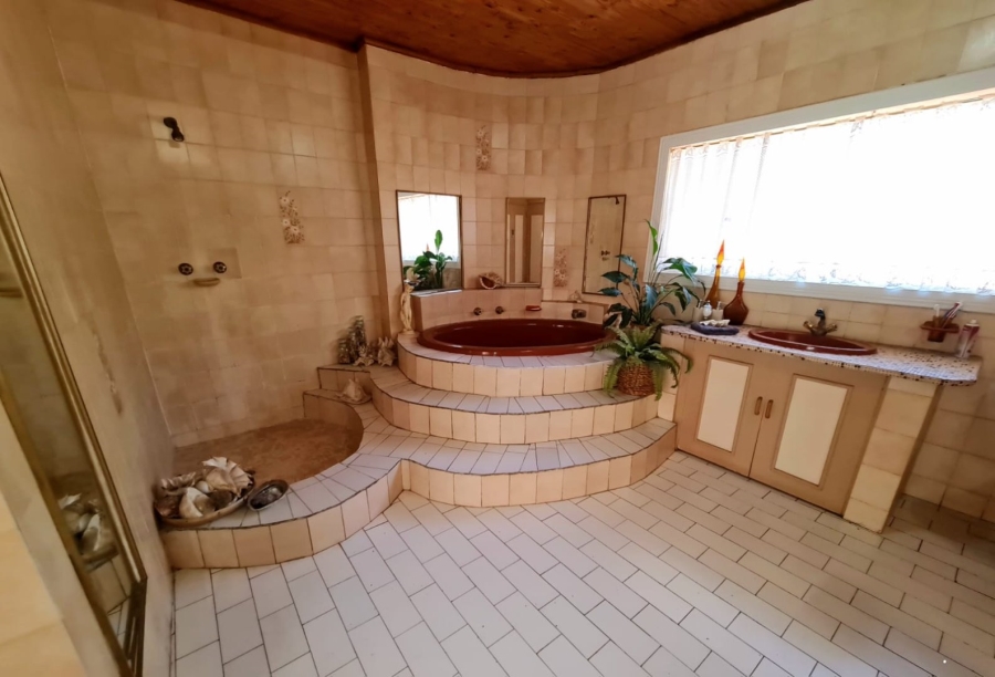 4 Bedroom Property for Sale in Grootvaly AH Gauteng