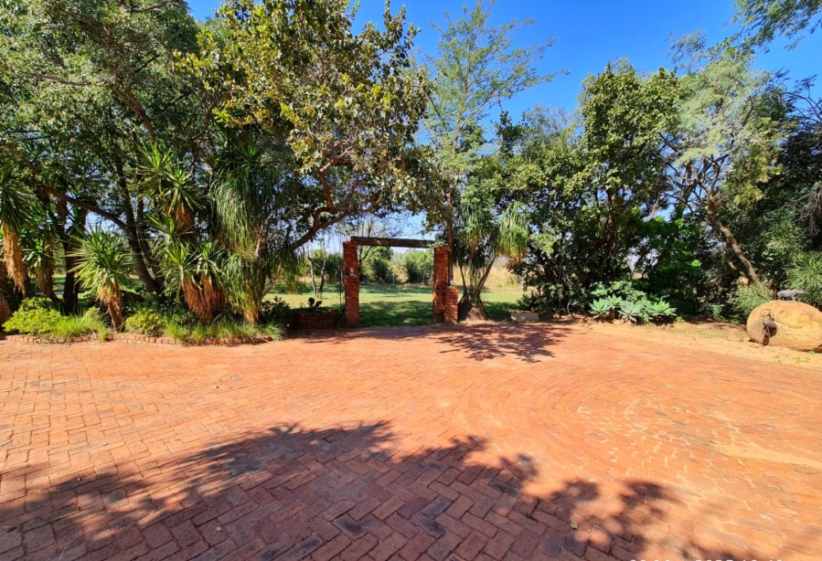 4 Bedroom Property for Sale in Grootvaly AH Gauteng
