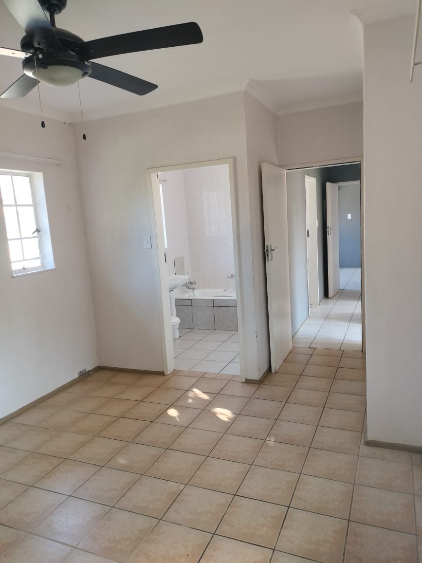 3 Bedroom Property for Sale in Hesteapark Gauteng