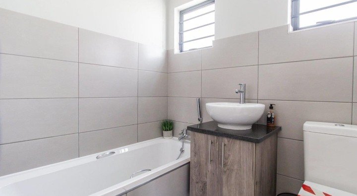 3 Bedroom Property for Sale in Crystal Park Gauteng