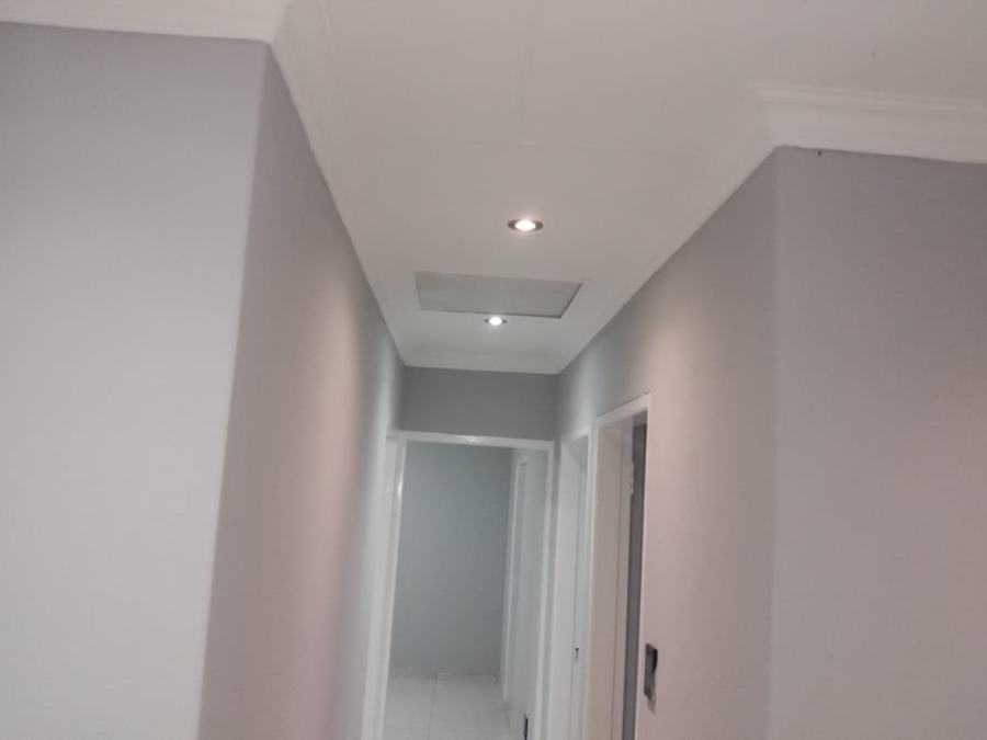2 Bedroom Property for Sale in Selcourt Gauteng