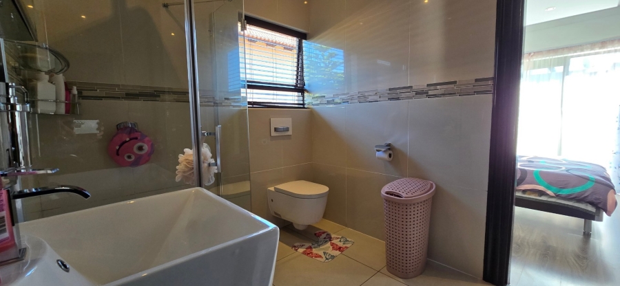 4 Bedroom Property for Sale in Aspen Hills Gauteng