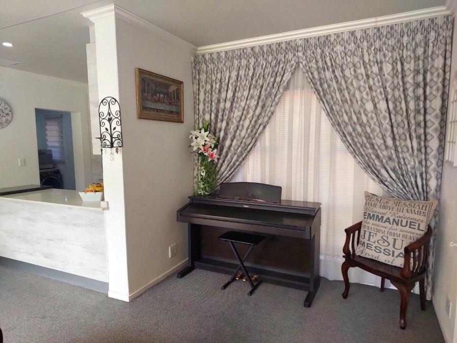 2 Bedroom Property for Sale in Bartlett Gauteng