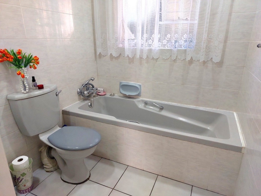 2 Bedroom Property for Sale in Bartlett Gauteng