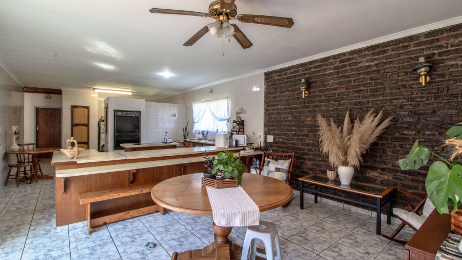 5 Bedroom Property for Sale in Birchleigh Gauteng