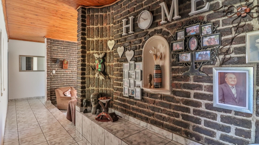 5 Bedroom Property for Sale in Birchleigh Gauteng